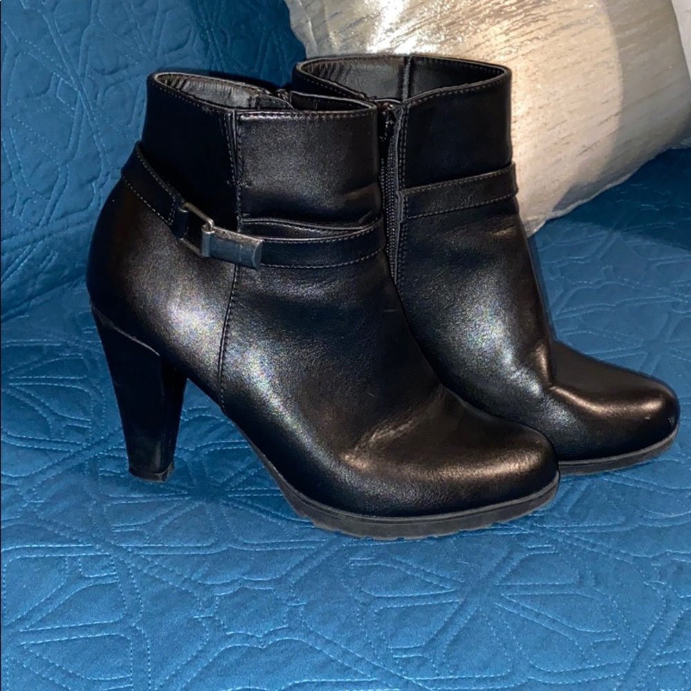 Heeled booties